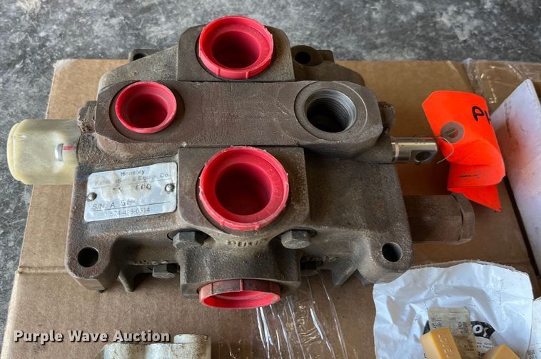 image for item LD9337 2012 Hensley  ATLW-36-32-8  pneumatic feed reclaimer trailer