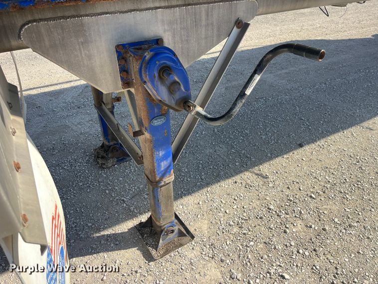 image for item LD9338 2012 Hensley ATLW-3-12 feed delivery trailer