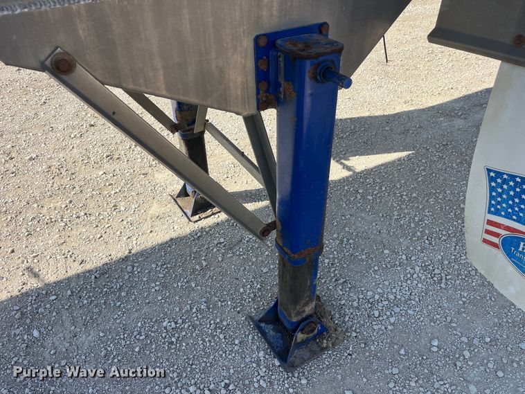 image for item LD9338 2012 Hensley ATLW-3-12 feed delivery trailer