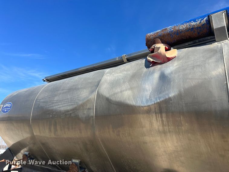 image for item LD9338 2012 Hensley ATLW-3-12 feed delivery trailer