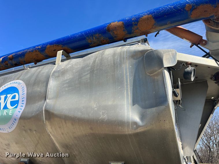 image for item LD9338 2012 Hensley ATLW-3-12 feed delivery trailer