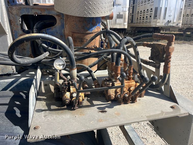 image for item LD9338 2012 Hensley ATLW-3-12 feed delivery trailer