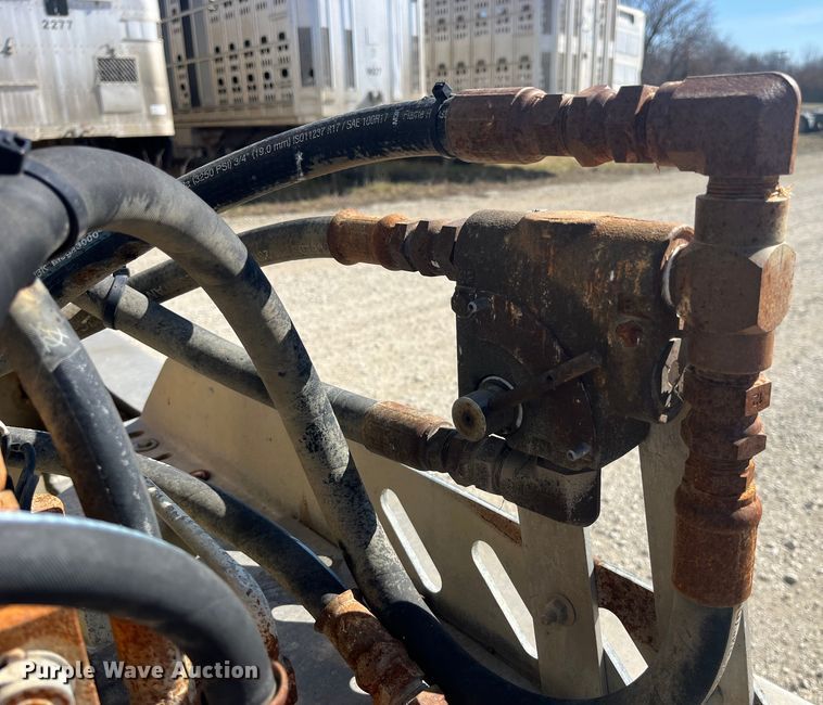 image for item LD9338 2012 Hensley ATLW-3-12 feed delivery trailer