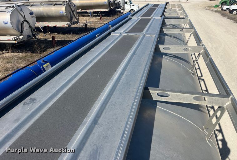 image for item LD9338 2012 Hensley ATLW-3-12 feed delivery trailer