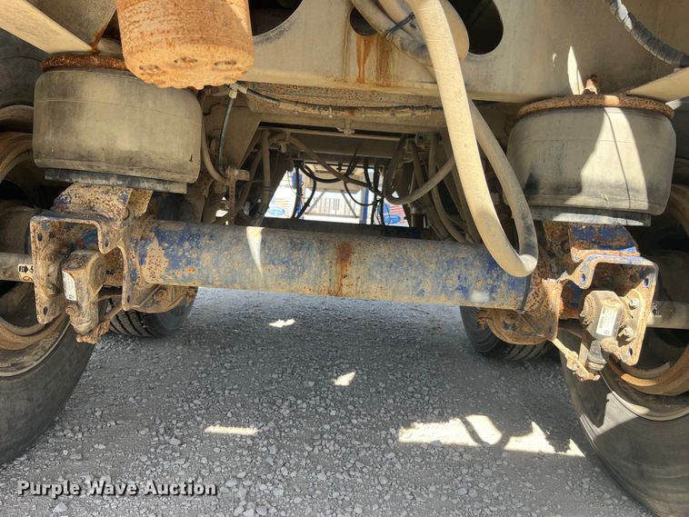 image for item LD9338 2012 Hensley ATLW-3-12 feed delivery trailer