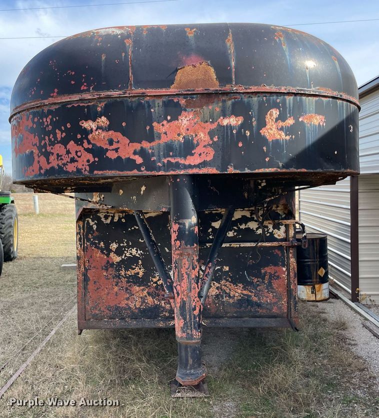 image for item LV9247 Shop built  livestock trailer