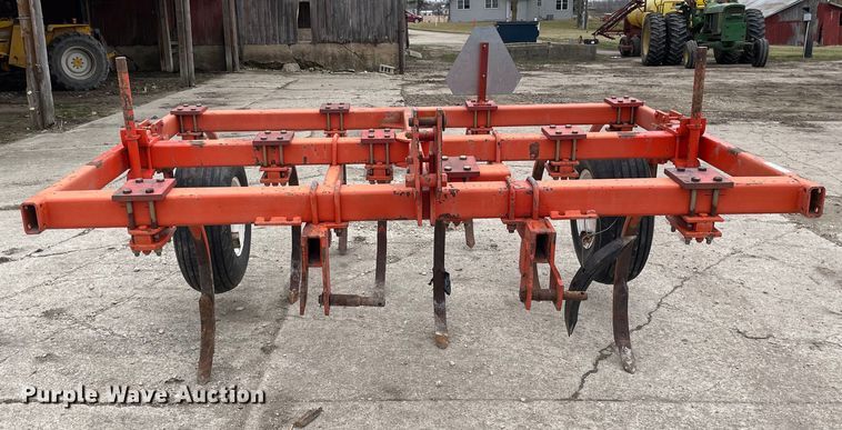 image for item LW9010 Allis Chalmers  1600 chisel