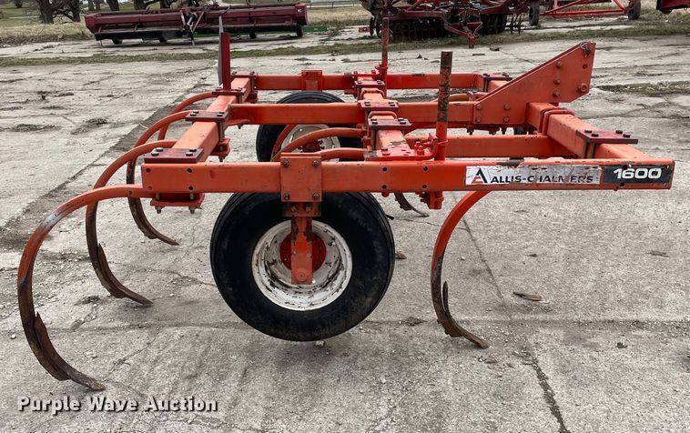 image for item LW9010 Allis Chalmers  1600 chisel