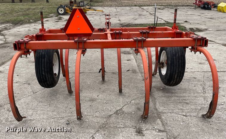 image for item LW9010 Allis Chalmers  1600 chisel