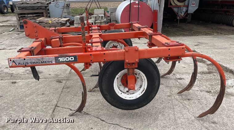 image for item LW9010 Allis Chalmers  1600 chisel