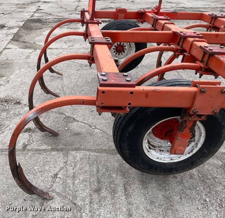 image for item LW9010 Allis Chalmers  1600 chisel