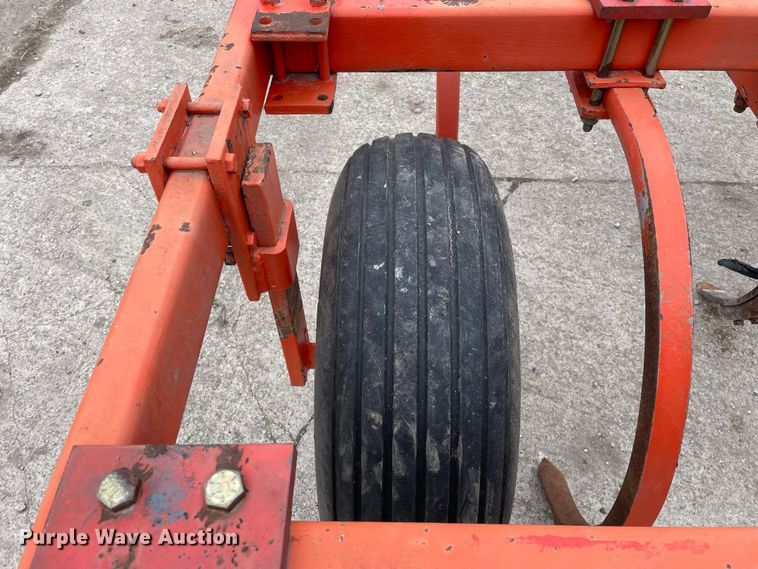 image for item LW9010 Allis Chalmers  1600 chisel