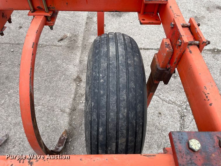 image for item LW9010 Allis Chalmers  1600 chisel