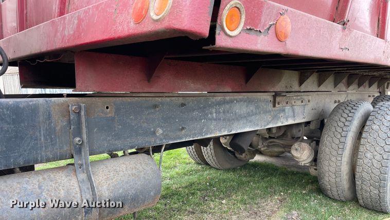 image for item LW9018 1989 Mack  RD690S grain truck