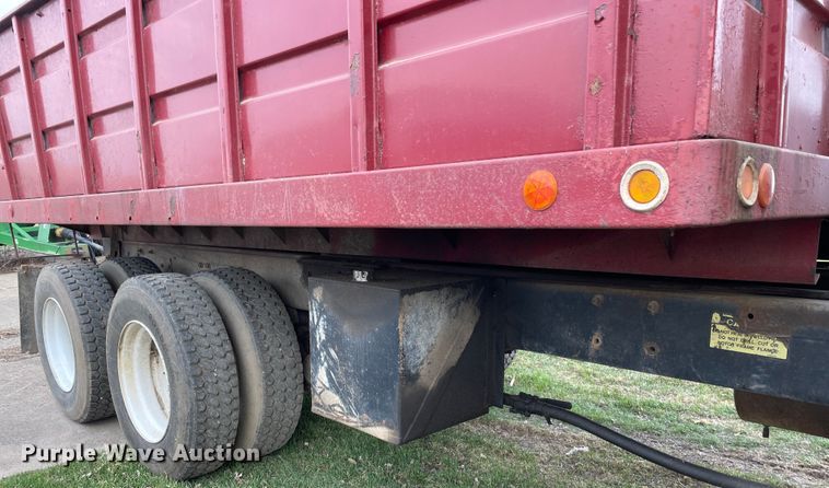 image for item LW9018 1989 Mack  RD690S grain truck