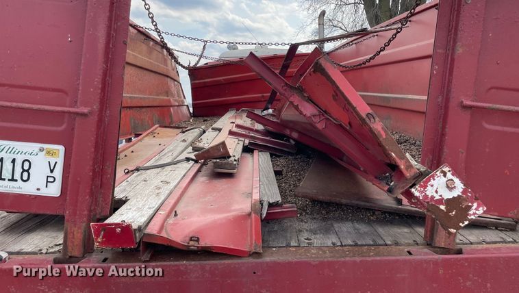 image for item LW9018 1989 Mack  RD690S grain truck