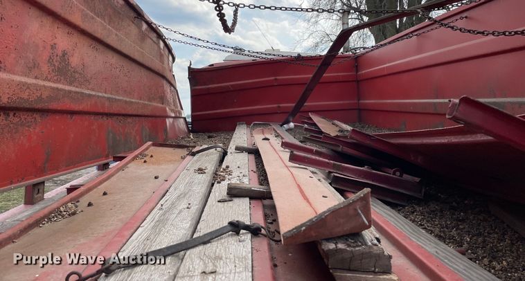 image for item LW9018 1989 Mack  RD690S grain truck