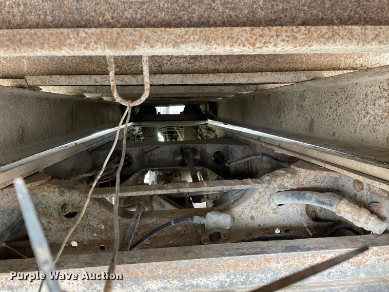 image for item LW9018 1989 Mack  RD690S grain truck