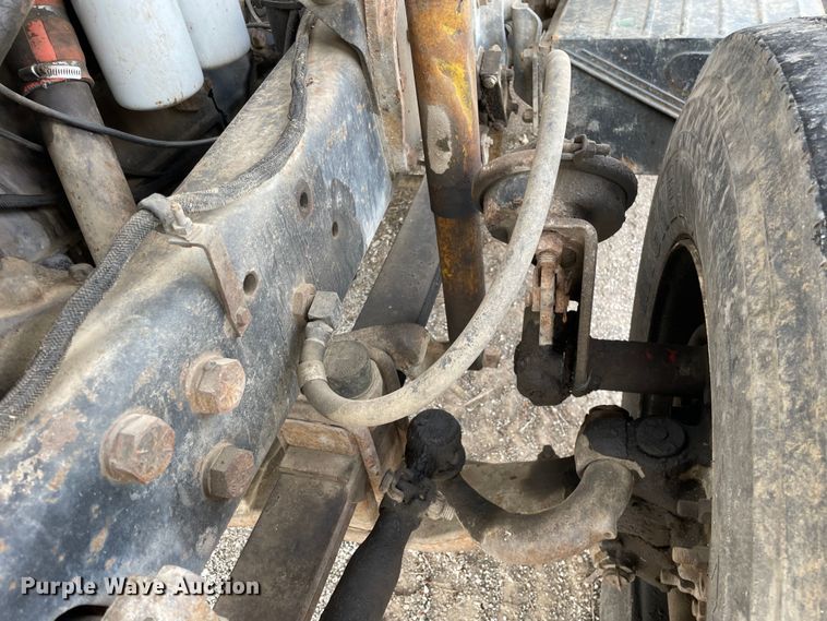 image for item LW9018 1989 Mack  RD690S grain truck