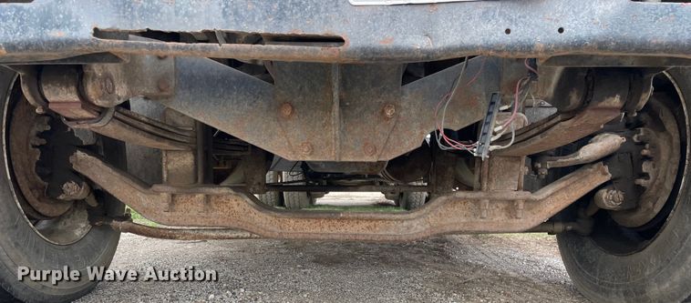 image for item LW9018 1989 Mack  RD690S grain truck