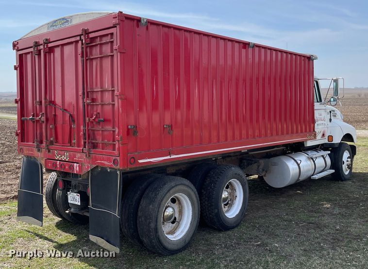 image for item LW9019 1994 Ford  LTL9000 Aeromax  grain truck