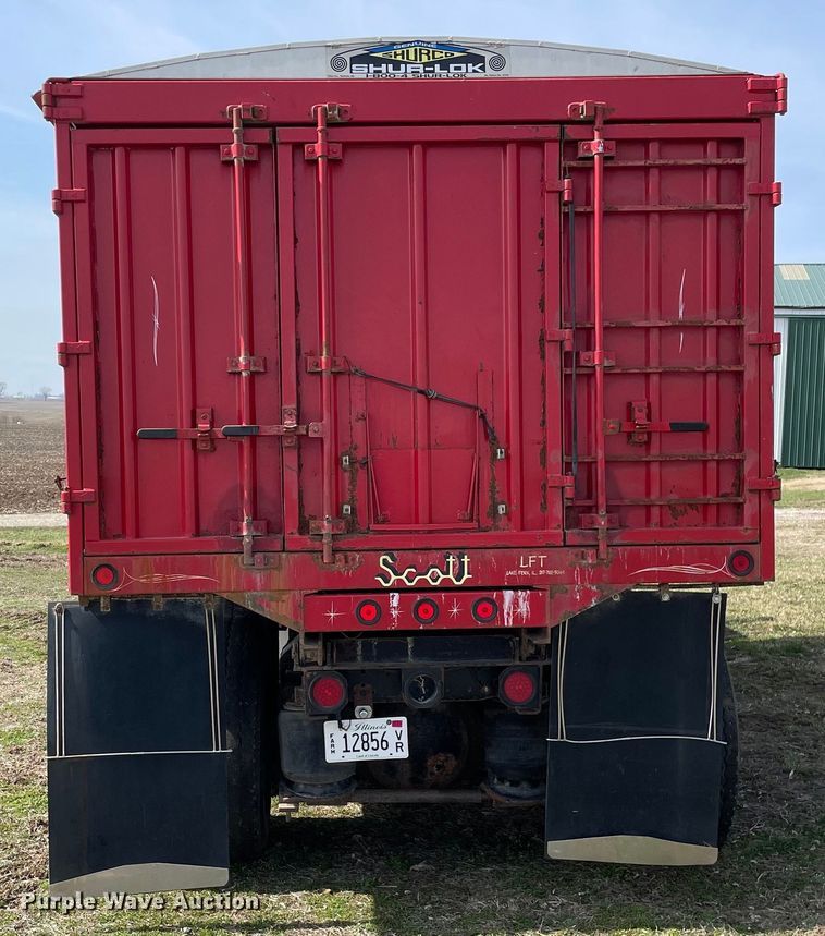 image for item LW9019 1994 Ford  LTL9000 Aeromax  grain truck