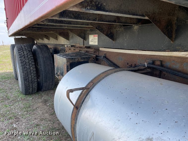 image for item LW9019 1994 Ford  LTL9000 Aeromax  grain truck