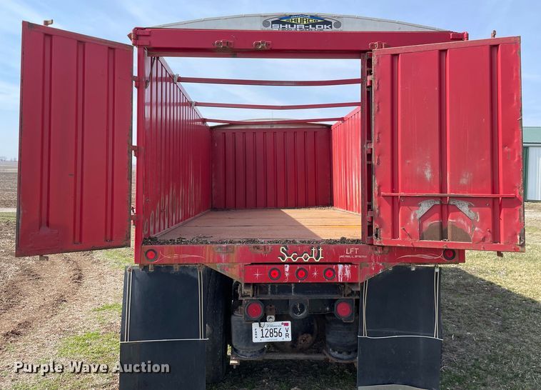 image for item LW9019 1994 Ford  LTL9000 Aeromax  grain truck