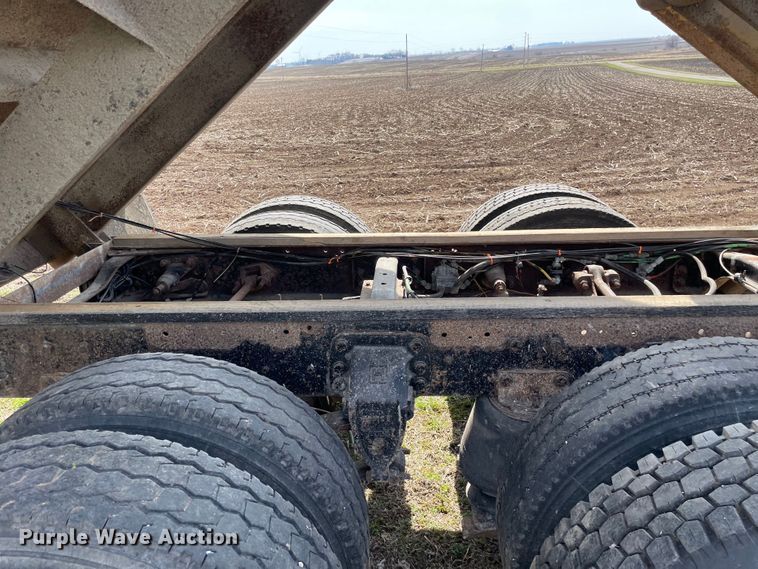 image for item LW9019 1994 Ford  LTL9000 Aeromax  grain truck