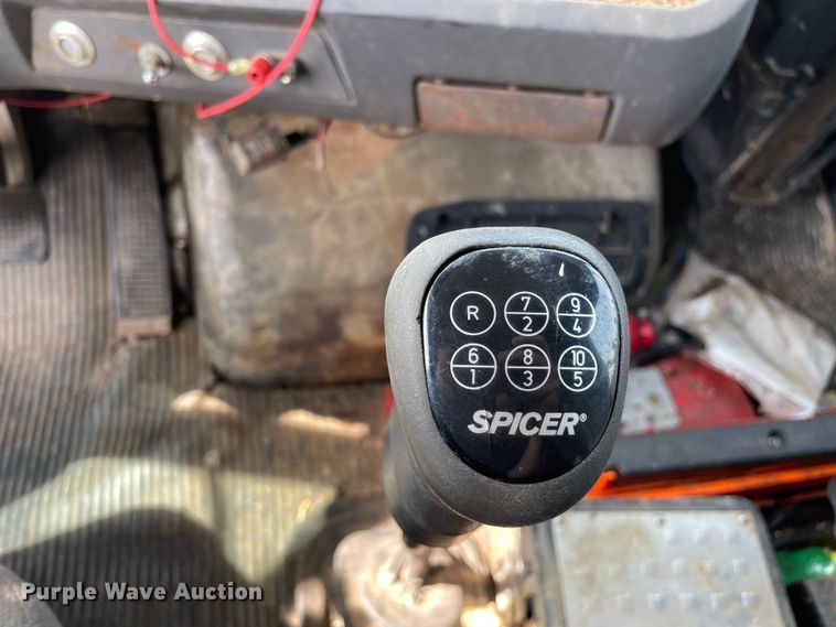 image for item LW9019 1994 Ford  LTL9000 Aeromax  grain truck