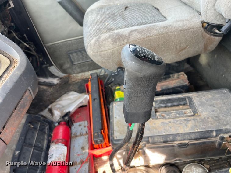 image for item LW9019 1994 Ford  LTL9000 Aeromax  grain truck