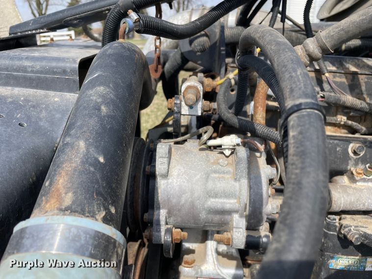 image for item LW9019 1994 Ford  LTL9000 Aeromax  grain truck