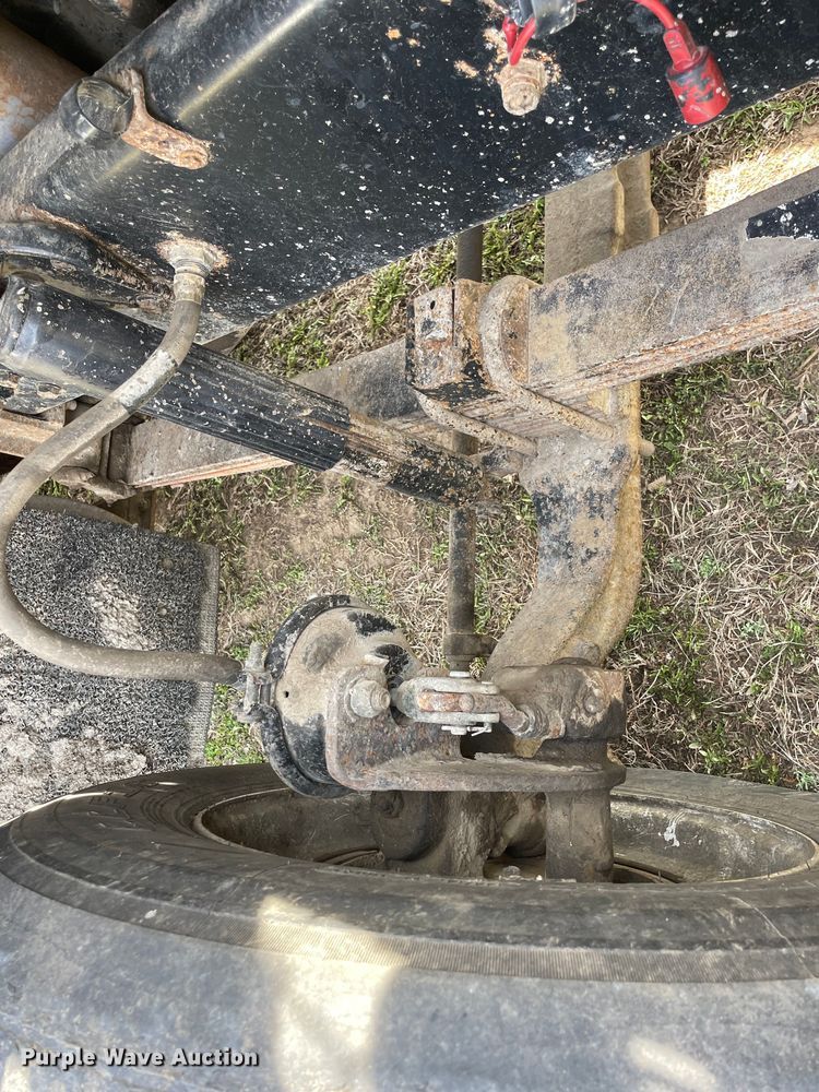 image for item LW9019 1994 Ford  LTL9000 Aeromax  grain truck