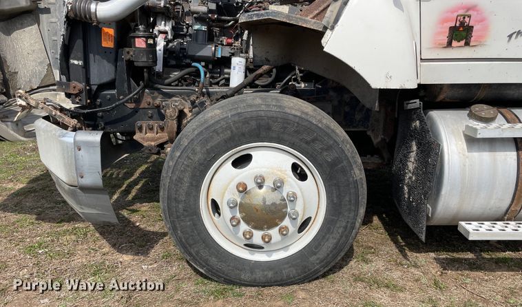 image for item LW9019 1994 Ford  LTL9000 Aeromax  grain truck