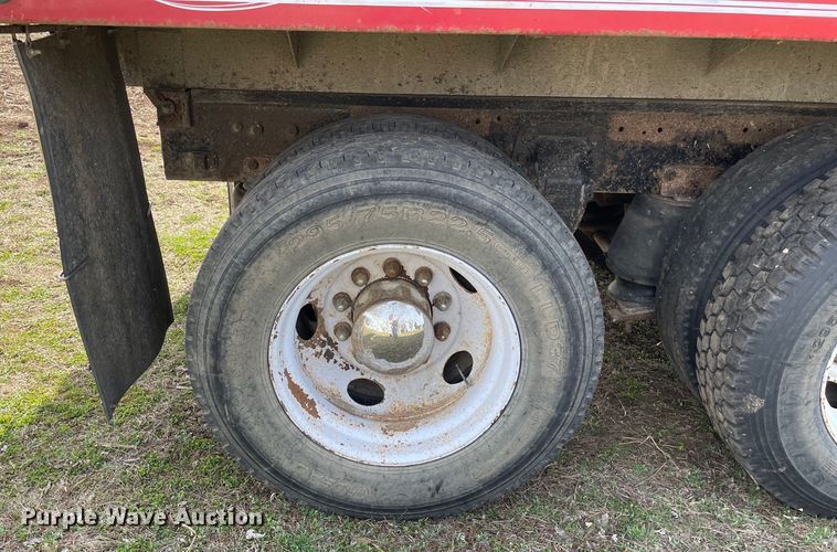 image for item LW9019 1994 Ford  LTL9000 Aeromax  grain truck