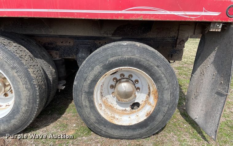 image for item LW9019 1994 Ford  LTL9000 Aeromax  grain truck