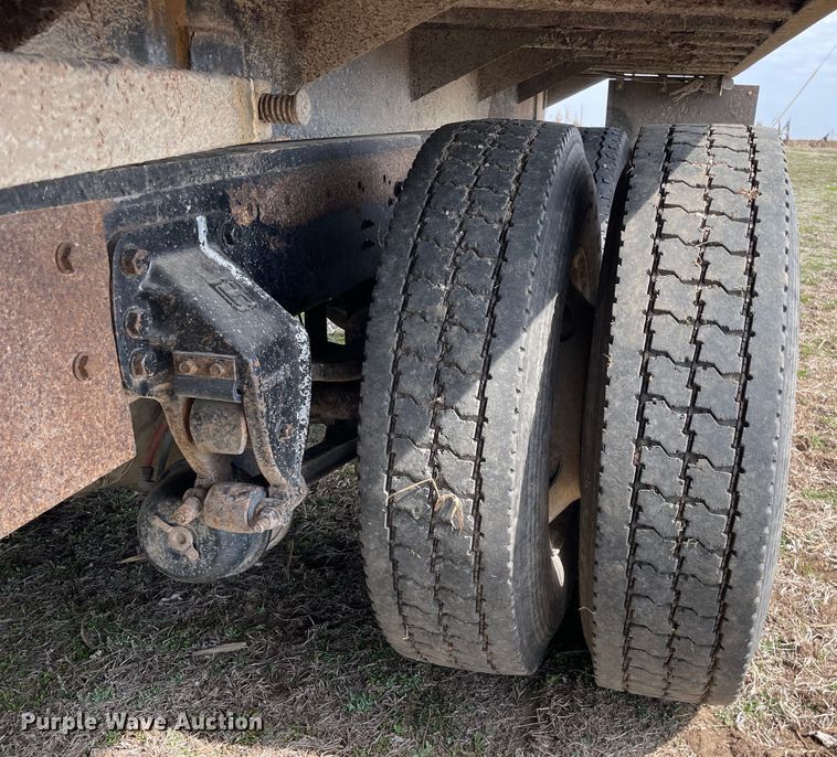 image for item LW9019 1994 Ford  LTL9000 Aeromax  grain truck