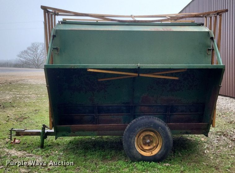 image for item MJ9008 (2) Feed King creep feeders