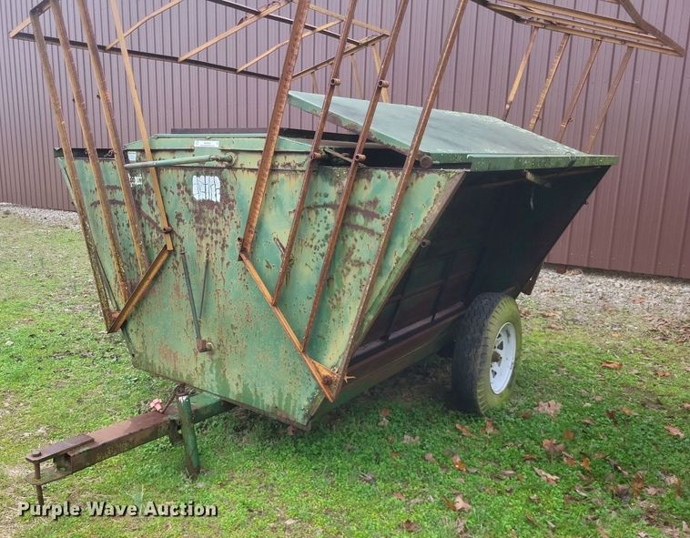 image for item MJ9008 (2) Feed King creep feeders