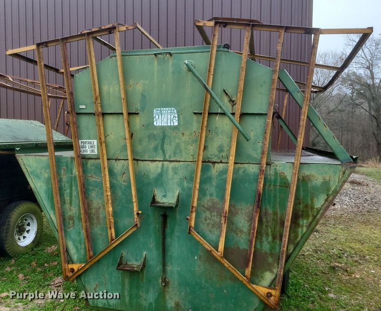 image for item MJ9008 (2) Feed King creep feeders