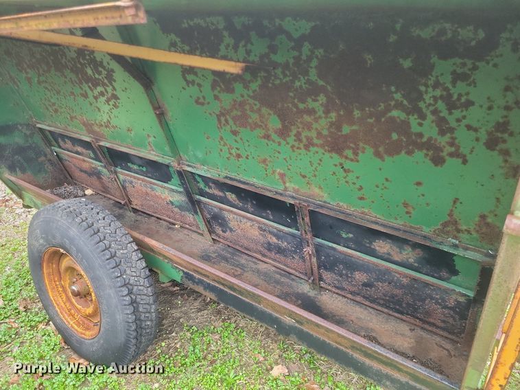 image for item MJ9008 (2) Feed King creep feeders