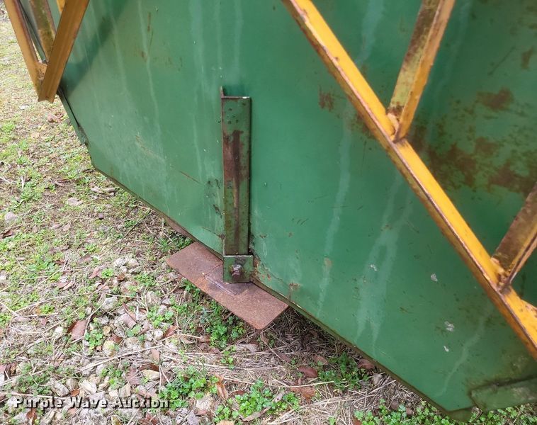 image for item MJ9008 (2) Feed King creep feeders