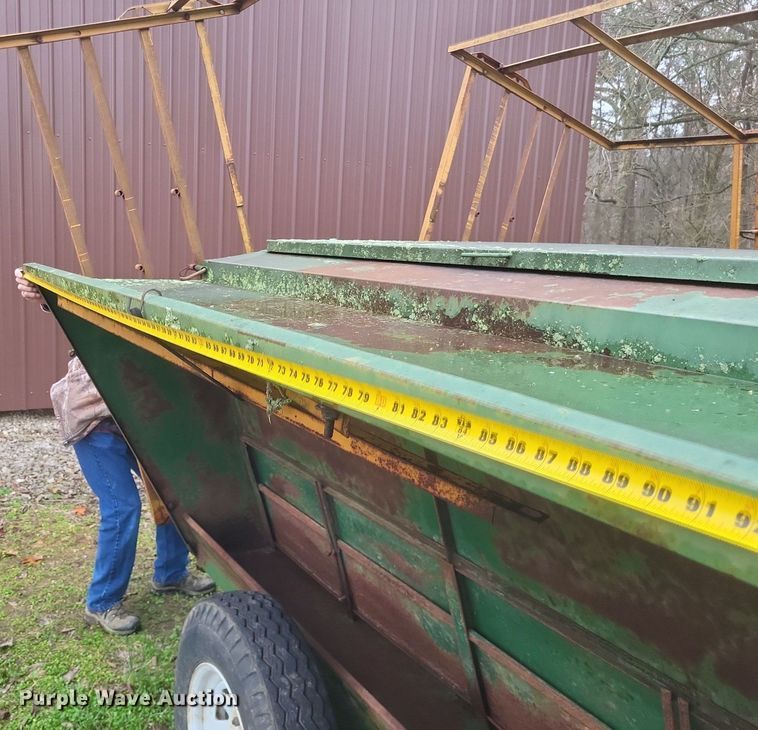 image for item MJ9008 (2) Feed King creep feeders