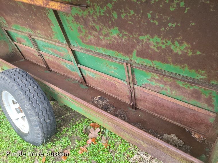 image for item MJ9008 (2) Feed King creep feeders