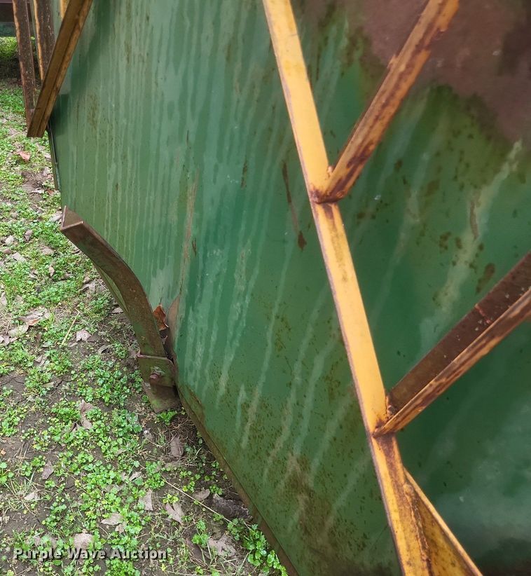 image for item MJ9008 (2) Feed King creep feeders