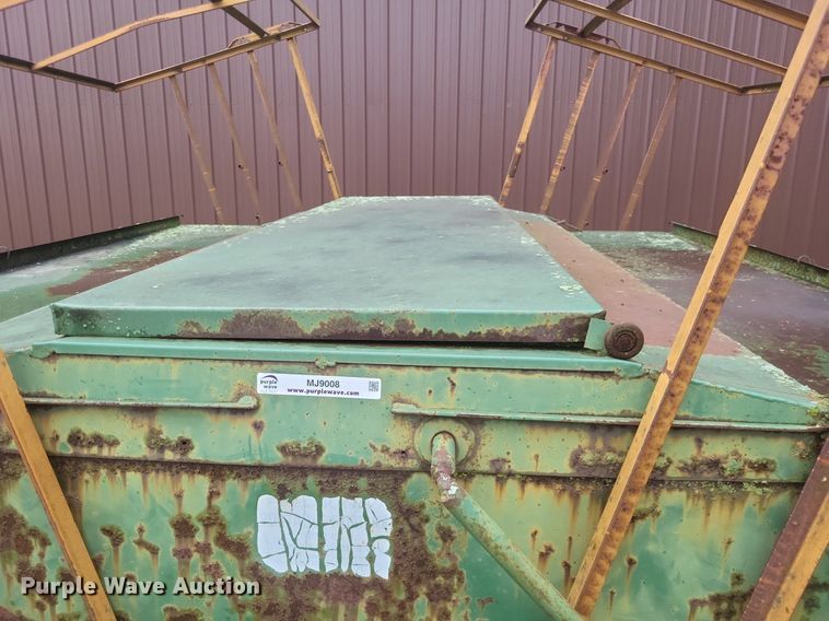 image for item MJ9008 (2) Feed King creep feeders