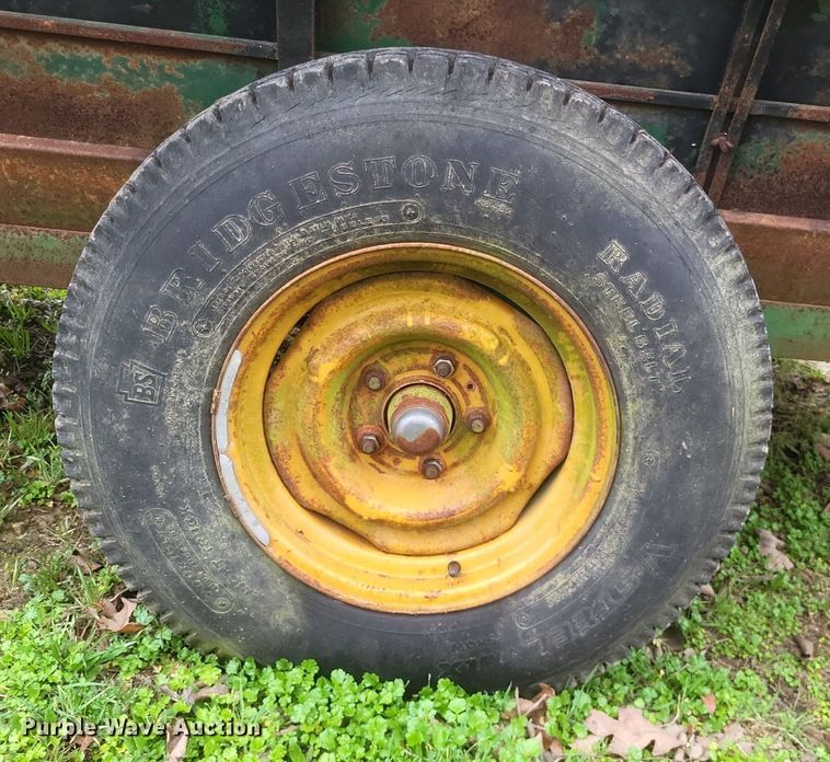 image for item MJ9008 (2) Feed King creep feeders