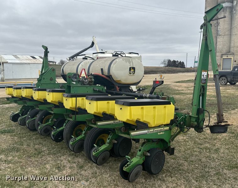 image for item NF9489 John Deere 1760 planter