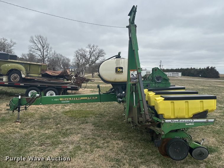 image for item NF9489 John Deere 1760 planter