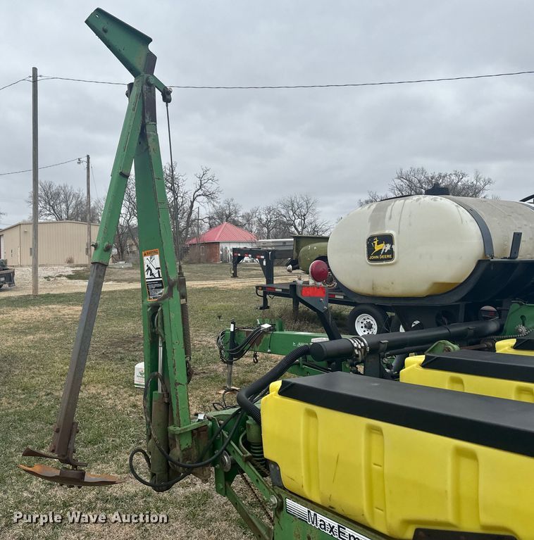 image for item NF9489 John Deere 1760 planter